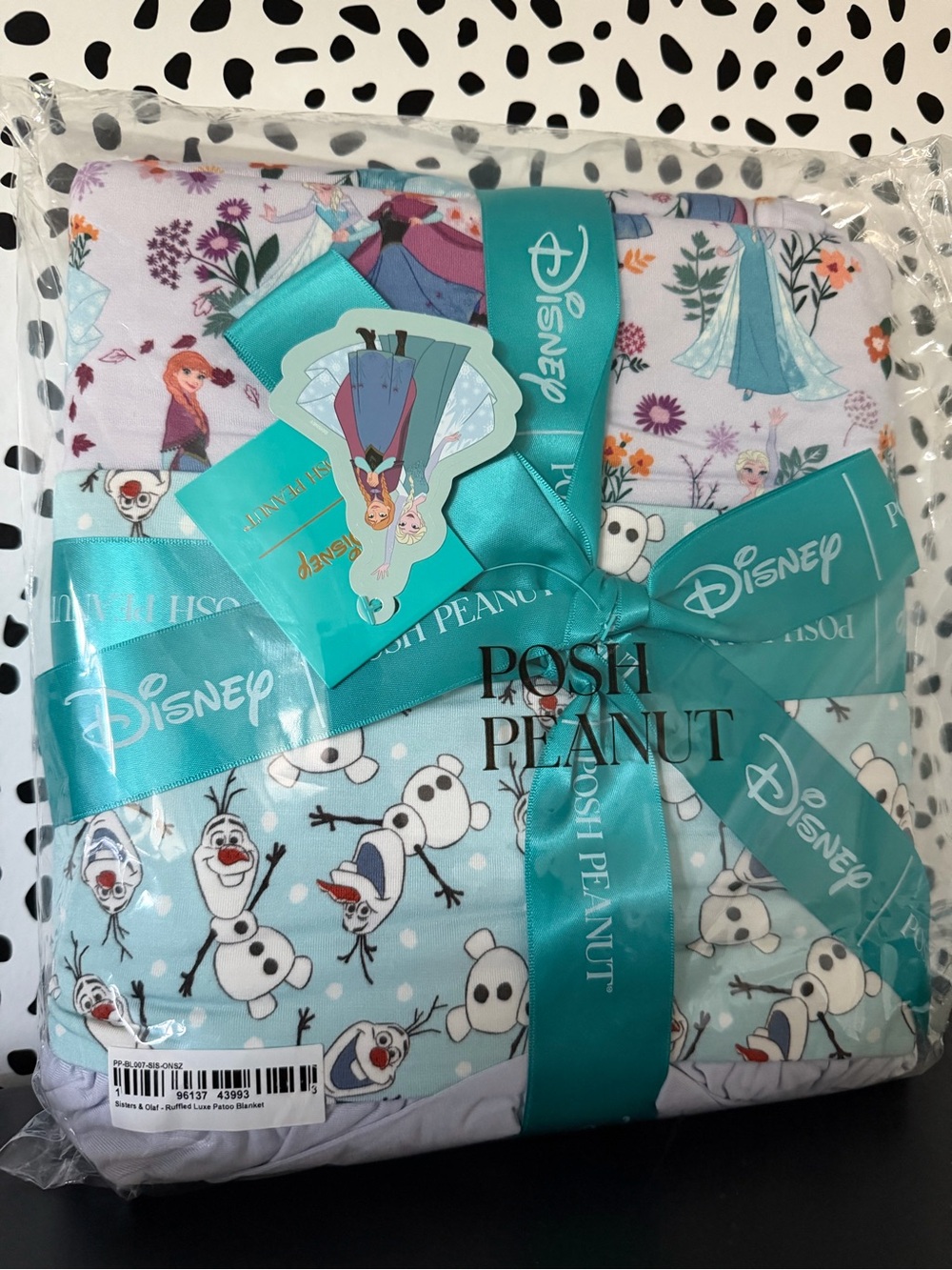 Disney Frozen Sisters and Olaf Ruffled Luxe Patoo Blanket